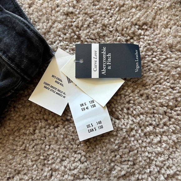 Abercrombie and Fitch Curve Love 90s Straight Ultra High Rise Jeans NWT 26/2L - Picture 6 of 16
